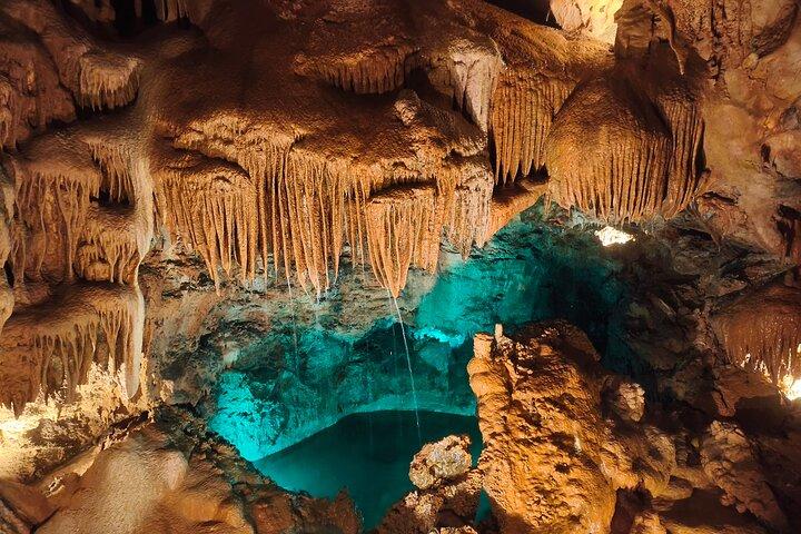 Lisbonne : visite des empreintes de dinosaures, des grottes et des obédos