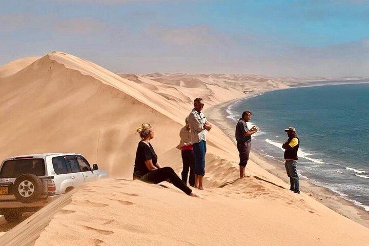 Doha: Hoteller i nærheden af Inland Sea Desert Safari med Camel Ride & Dune Bashing