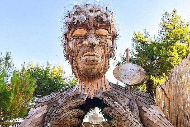 ティラナ発クサミルブルーアイ&サランダツアー(ボート付き)