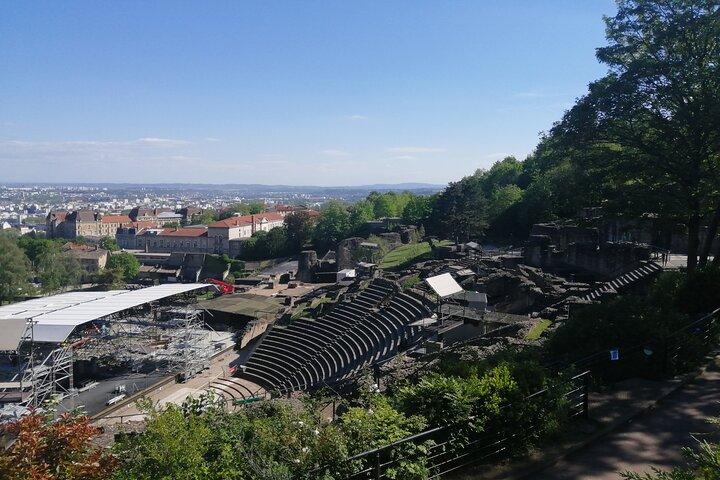 リヨンの見どころと地元フルビエと旧市街散策ツアー