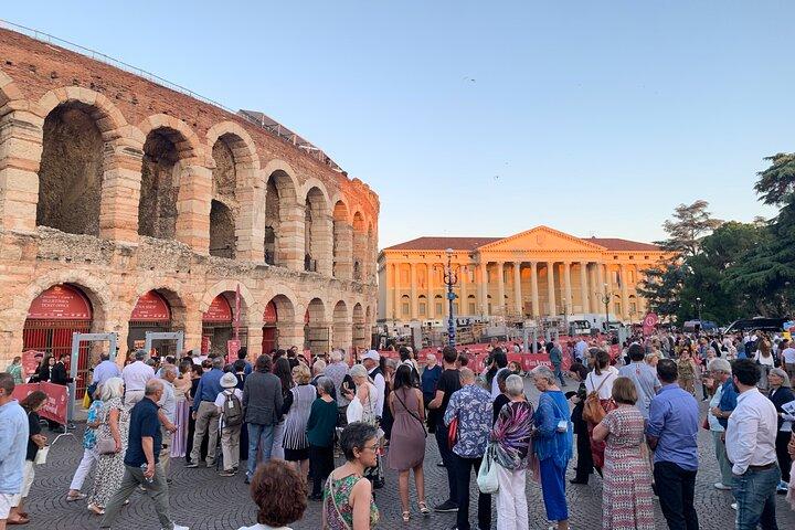 Verona : Arena Tour a pie sin colas & gemas ocultas secretas