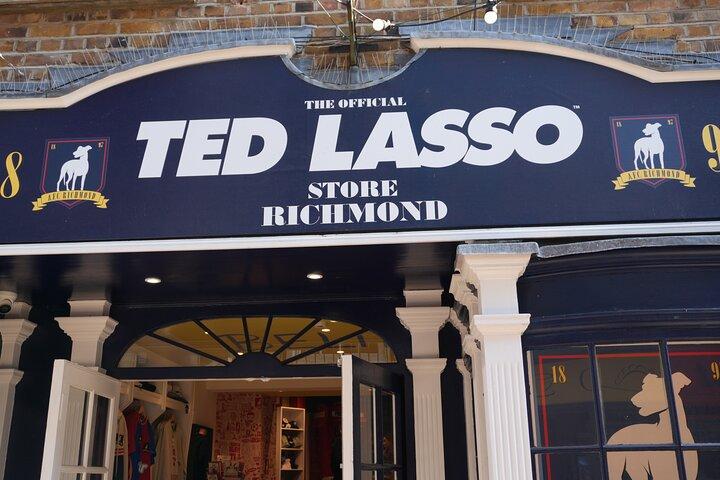 Ted Lasso Privétour met zwarte taxi met hotelophaalservice