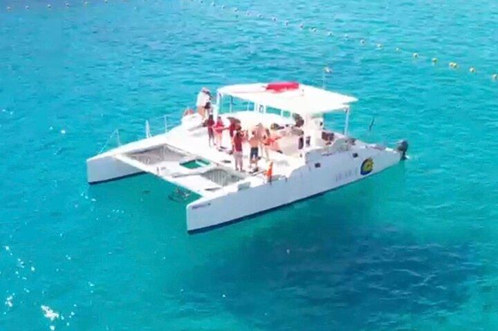 3 ore di catamarano da snorkeling a Los Cabos