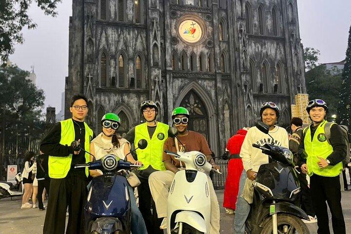 Tour por la ciudad de Hanói Scooter : Calle del tren, comida callejera & vida oculta
