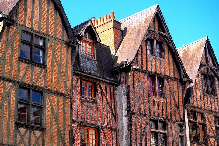 Bourges: Audioguidet byvandring, 1 time og 20 minutter med 22 lydkommentarer