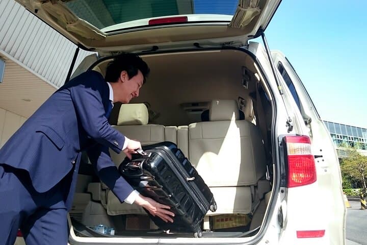 Haneda Airport to Tokyo Private Transfer(English-Speaking Driver)