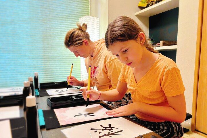 Experiência de caligrafia Japonês em Osaka