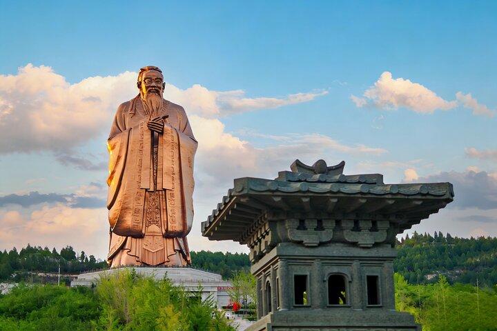 Qufu privétour naar de Confucius-tempel, gezinshereniging, begraafplaats en Ni Mountain