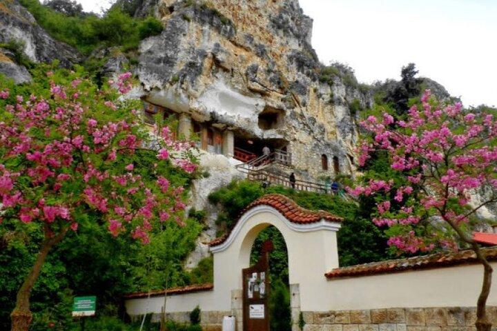 Bulgarien dagstur till Ruse och Rusenski Lom Rock kyrkor
