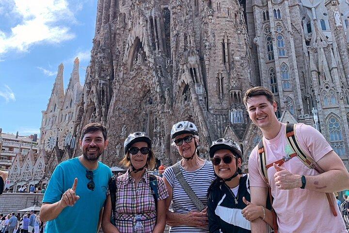 Barcelona Bike Tour: Your First Time Highlights with Locals