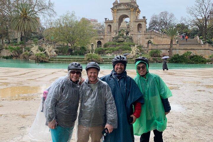 Barcelona Bike Tour: Your First Time Highlights with Locals