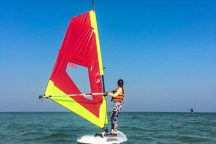 1 ora di esperienza di windsurf e SUP surf a Hua Hin