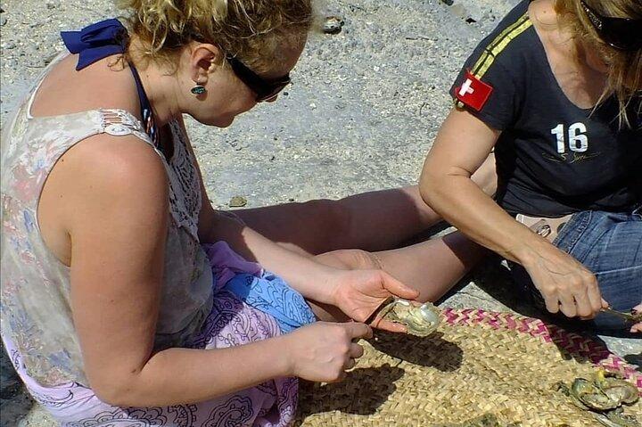 Bahrain UNESCO Pearling Path Tour with Oysters Opening Experience