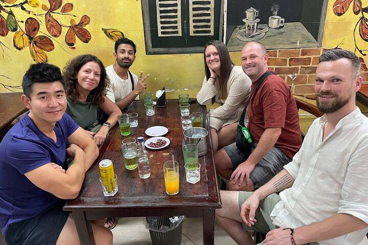 Hanoi Night Bar Crawl with Local Guide & Free Shots