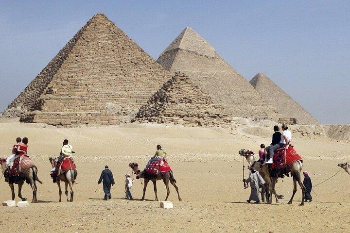 Giza pyramider och egyptiska museet rundtur med lunch