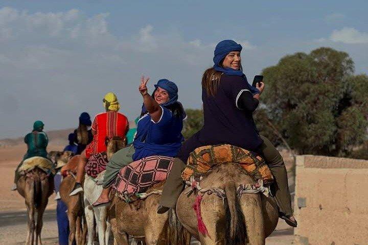 desde Marrakech : Agafay Desert Quad, Camel Ride, Dinner & Fire Show