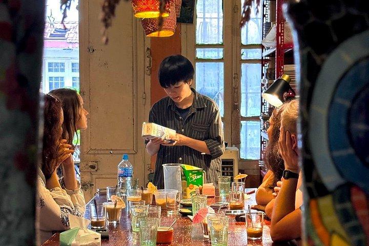 ハノイは、地元の人々と遺産の家で4〜6象徴的なコーヒーを作る