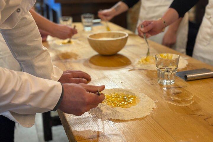 フィレンツェ : ティラミス＆パスタ料理教室（ワイン無制限）