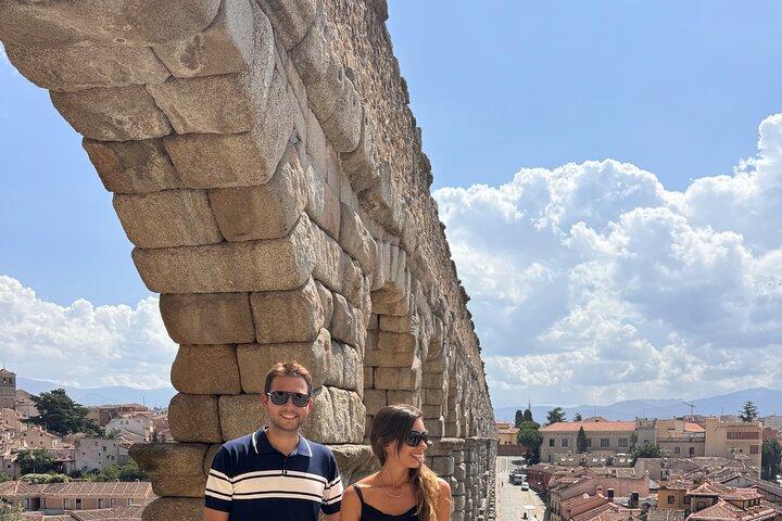 Tour privado de día completo por Ávila, Segovia y Toledo desde Madrid - Recogida en el hotel.