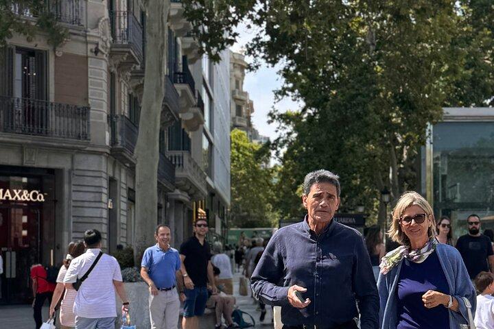 Excursão privada em Barcelona com motorista e Guia Oficial