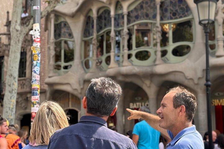 Excursão privada em Barcelona com motorista e Guia Oficial