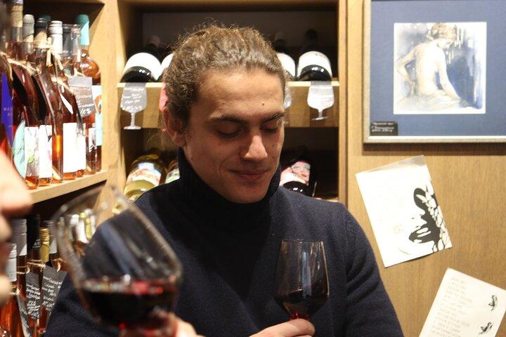 Bebidas da Bulgária com vinho tradicional e degustação de Rakia