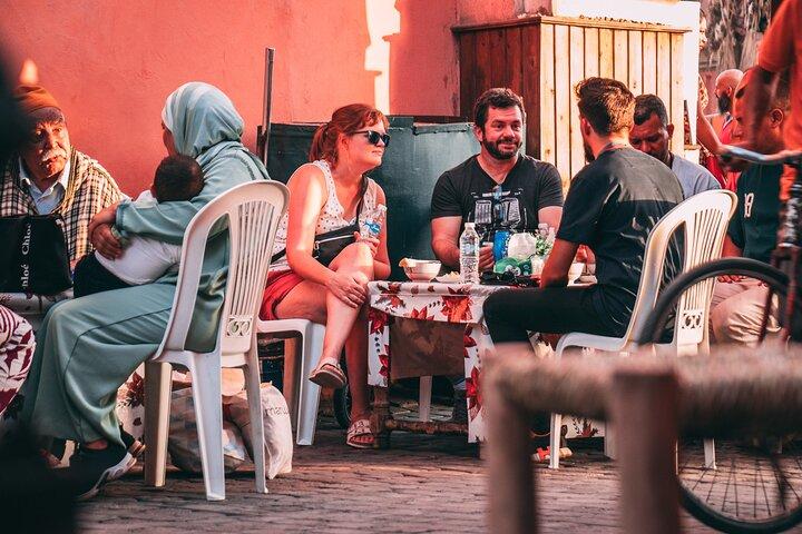 Marrakech Street Food Night Tour med 7 lokala provningar ingår