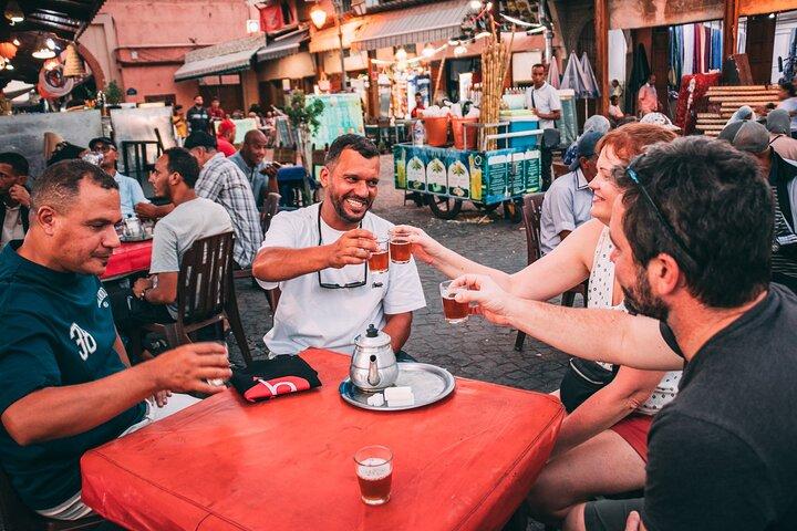 Marrakech Street Food Night Tour med 7 lokala provningar ingår