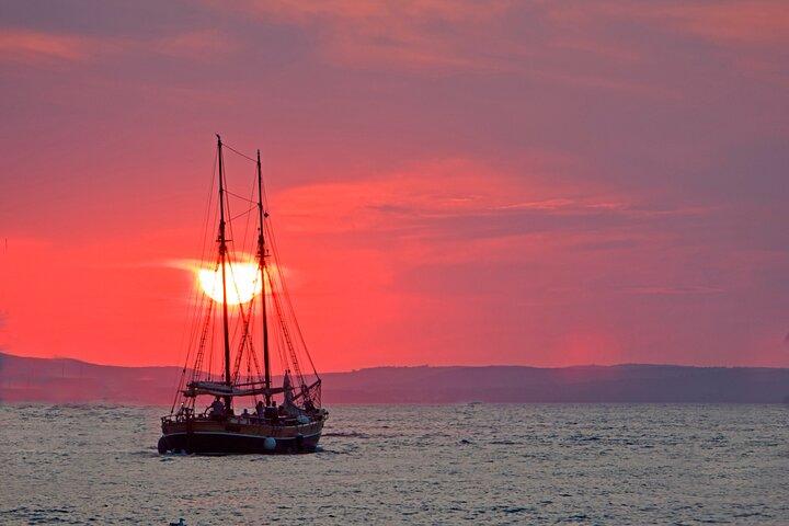 Zadar Sunset Cruise op een traditionele boot met wijn