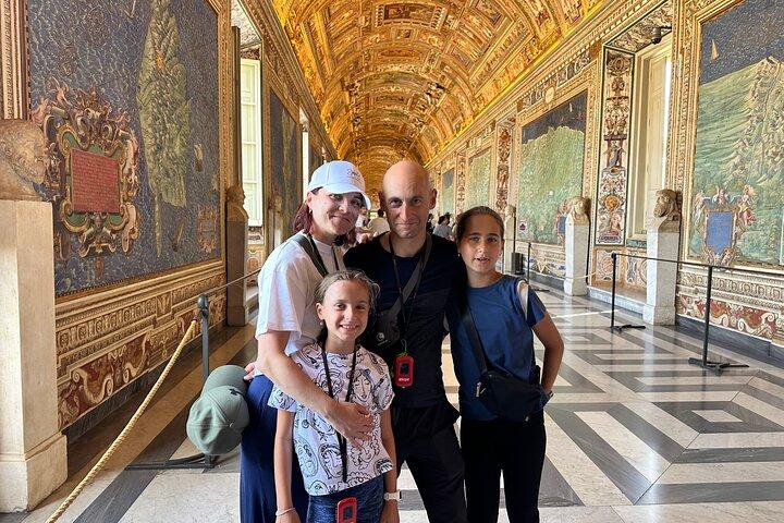 Museus do Vaticano de acesso rápido e excursão à Capela Sistina por Tommaso