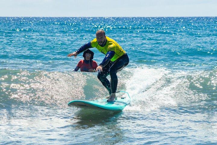 Lezione privata di surf in famiglia a Gran Canaria – Learn & Have Fun