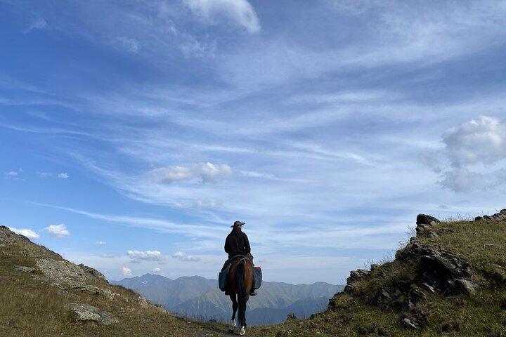 5 - Dag Tusheti ridetur