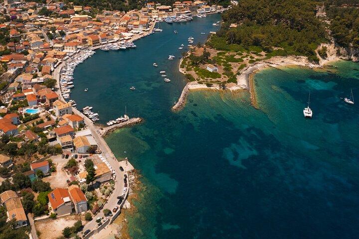 Corfu: Cruzeiro de luxo de dia inteiro para Paxos, Antipaxos e Cavernas Azuis