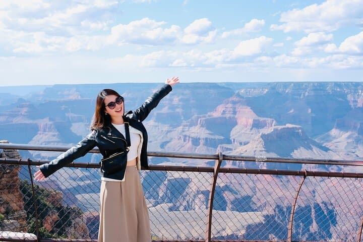 Grand Canyon, Antelope Canyon & Horseshoe Bend 2-Day Tour