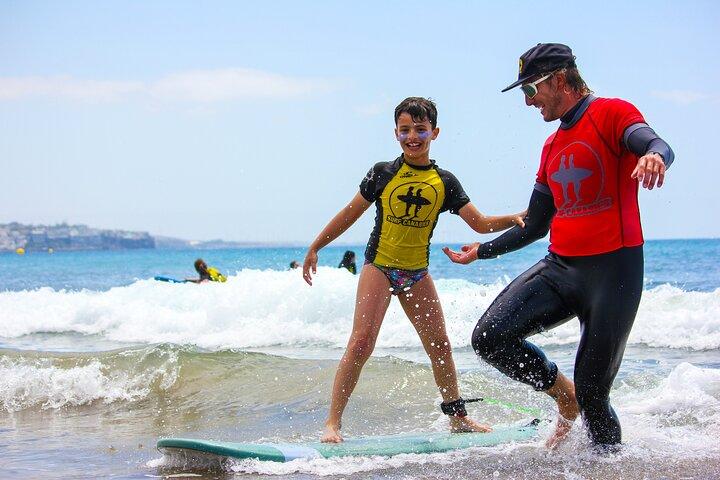 Lezione privata di surf in famiglia a Gran Canaria – Learn & Have Fun