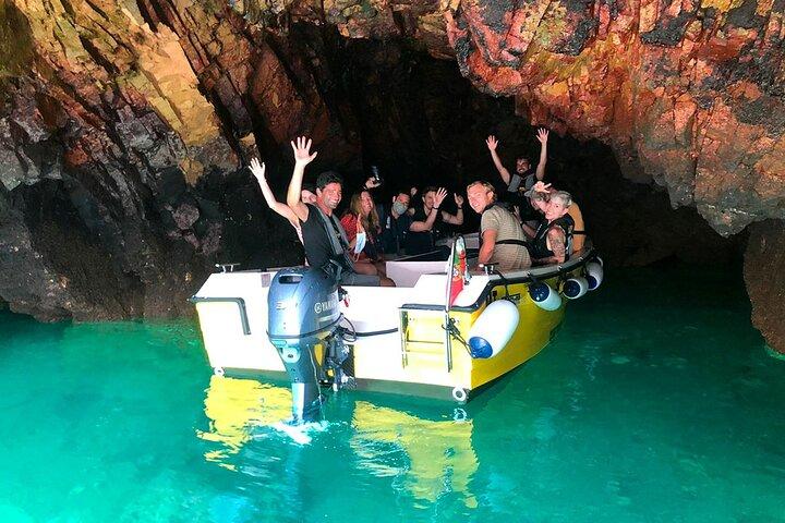 Excursão de um dia às Ilhas Berlengas saindo de Lisboa: Cavernas de barco e natureza