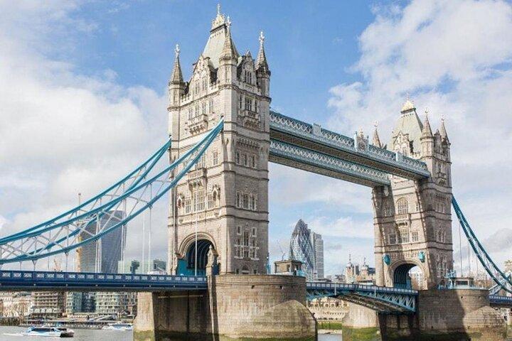 パノラマロンドン：ライブガイド付きロンドン市内2時間オープントップバスツアー