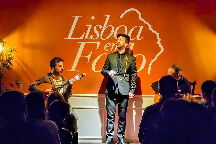 Espectáculo de fado con vino de Oporto en la histórica Lisboa em Fado