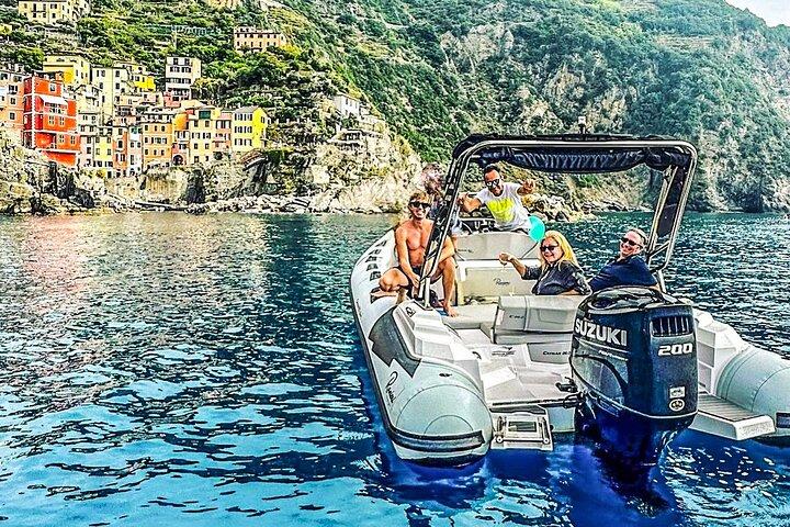 Bootstour durch die Cinque Terre. Wo Schönheit auf Meer trifft