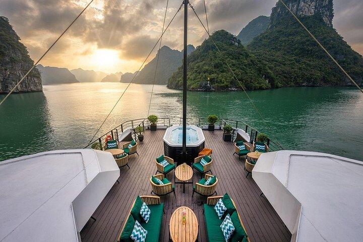 Más allá de lo ordinario - Experiencia de crucero de lujo en la bahía de Halong