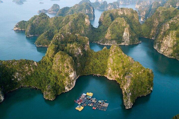 Ha Long Bay Wasserflugzeug Reise von oben