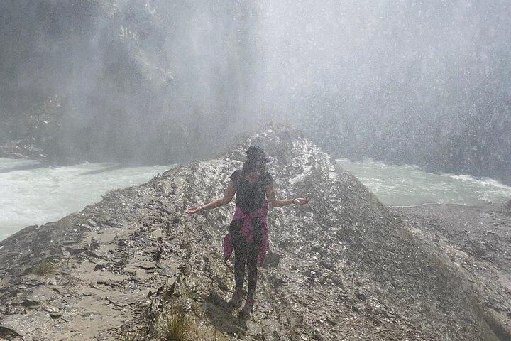 Watervallen, meren & verborgen juweeltjes – Yoho Adventure vanuit Calgary