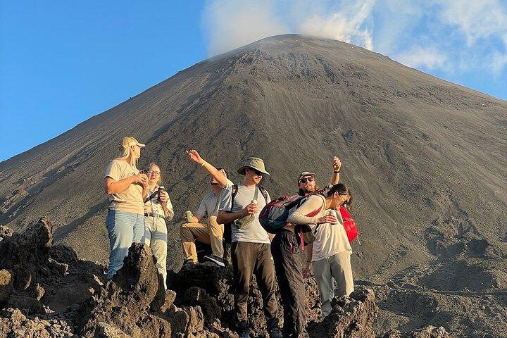Epica escursione sul vulcano Pacaya con pizza e marshmallow