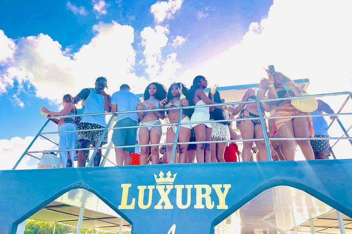 Punta Cana Hip Hop Party Boat *Endast vuxna Weekend Edition