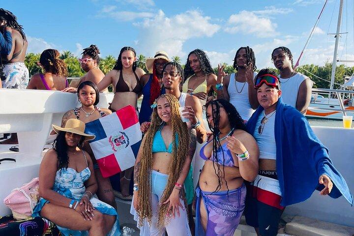 Hip Hop Party Boat Punta Cana Adults Only Open Bar DJ ao Vivo