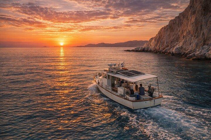 Gedeelde Sunset Cruise van Pollonia naar Polyaigos