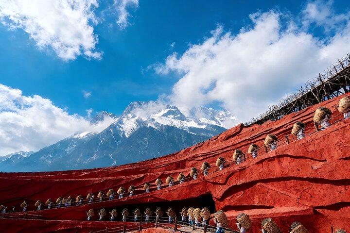 2-dages privat Lijiang Highlights Tour: Old Town, Snow Mountain, Show og mere