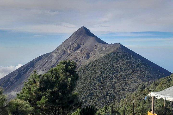 2日間：アンティグア発アカテナンゴ火山ツアー