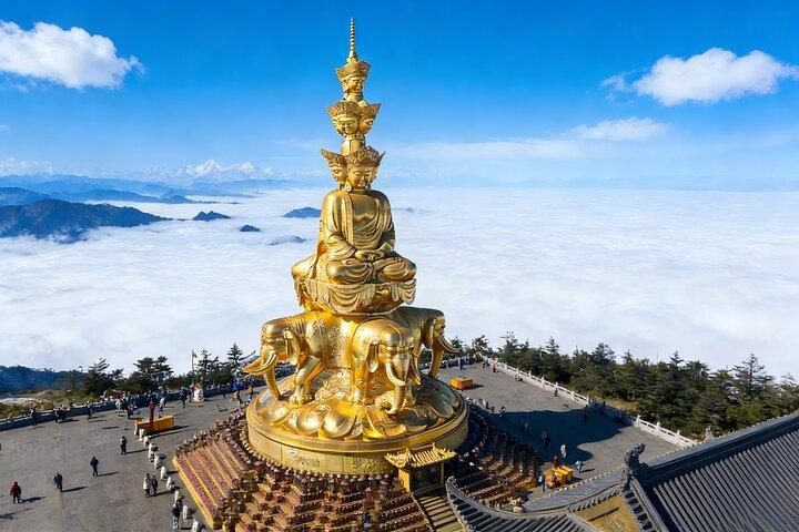 Trasferimento privato di andata e ritorno a Chengdu sul monte Emei