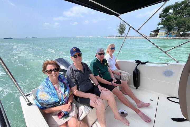 Singapore Speedboat Maritime Guided Tour